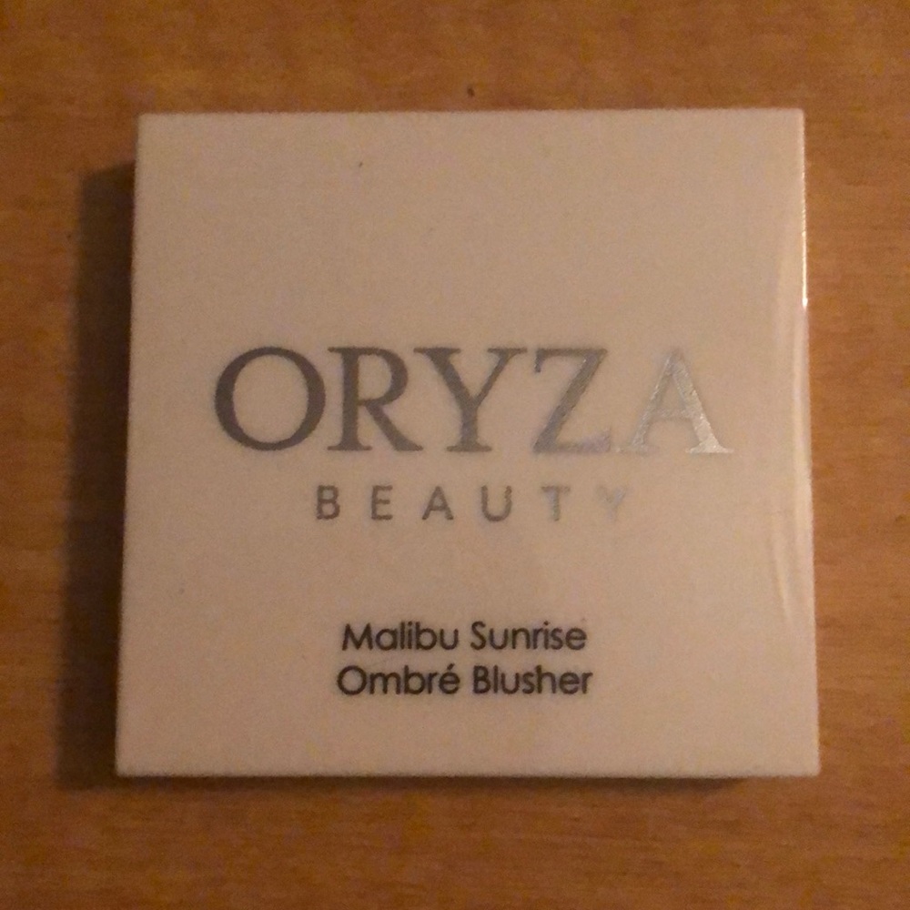 Oryza Beauty in Malibu Sunrise Ombré Blusher